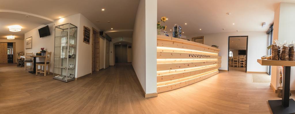 Müstair Hotel Helvetia מראה חיצוני תמונה