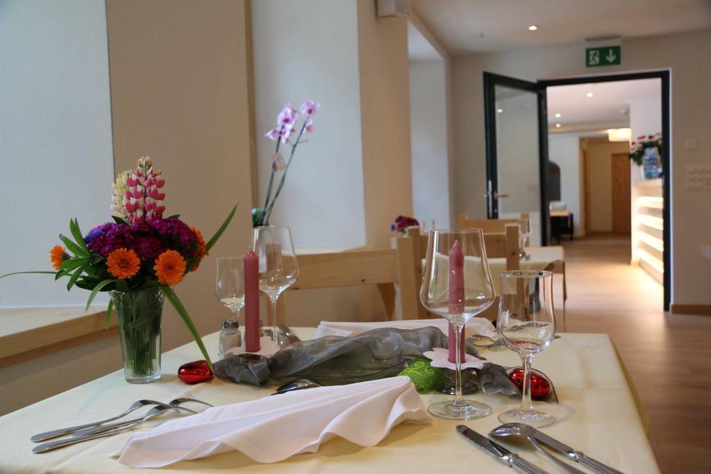 Müstair Hotel Helvetia מראה חיצוני תמונה