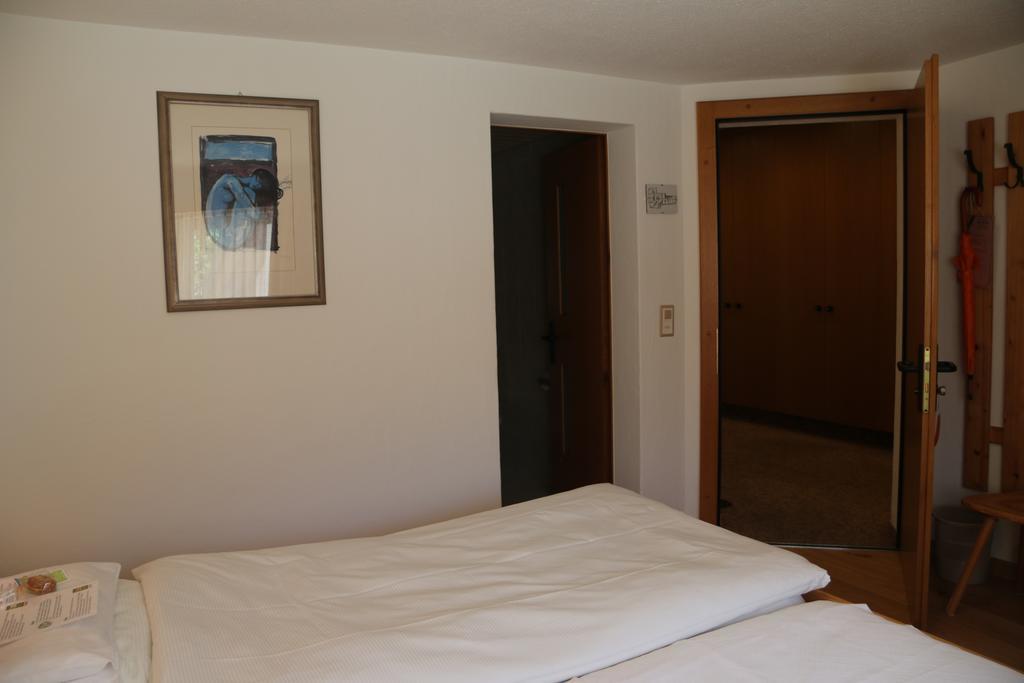 Müstair Hotel Helvetia מראה חיצוני תמונה