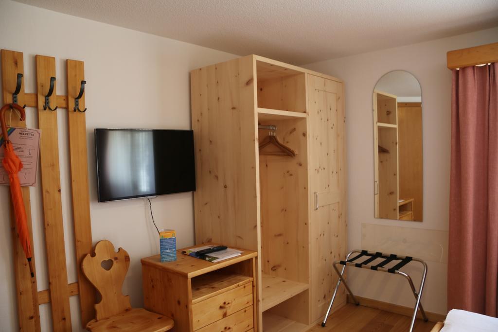 Müstair Hotel Helvetia מראה חיצוני תמונה