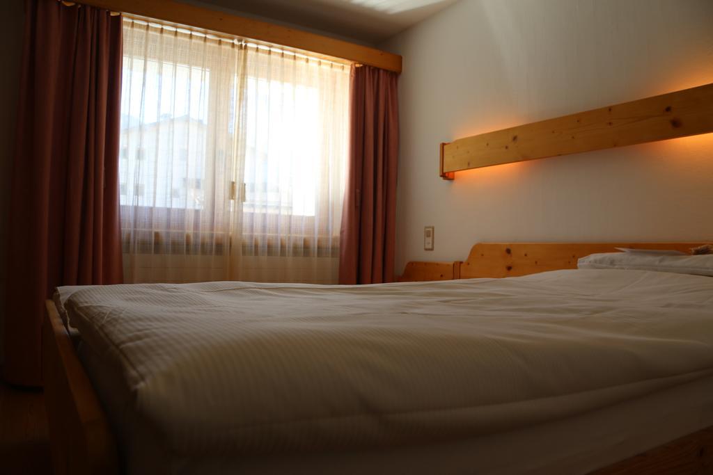 Müstair Hotel Helvetia מראה חיצוני תמונה