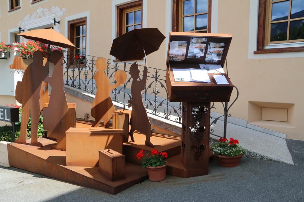 Müstair Hotel Helvetia מראה חיצוני תמונה