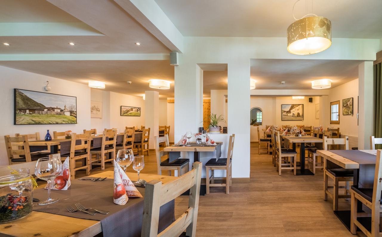 Müstair Hotel Helvetia מראה חיצוני תמונה