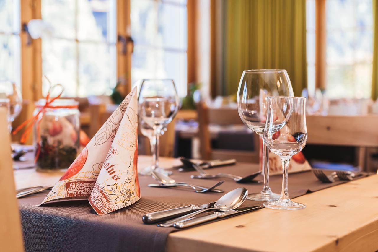 Müstair Hotel Helvetia מראה חיצוני תמונה