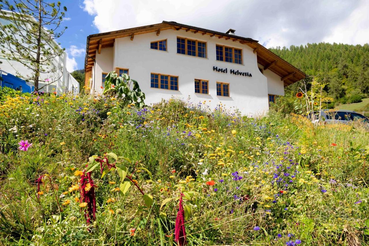 Müstair Hotel Helvetia מראה חיצוני תמונה